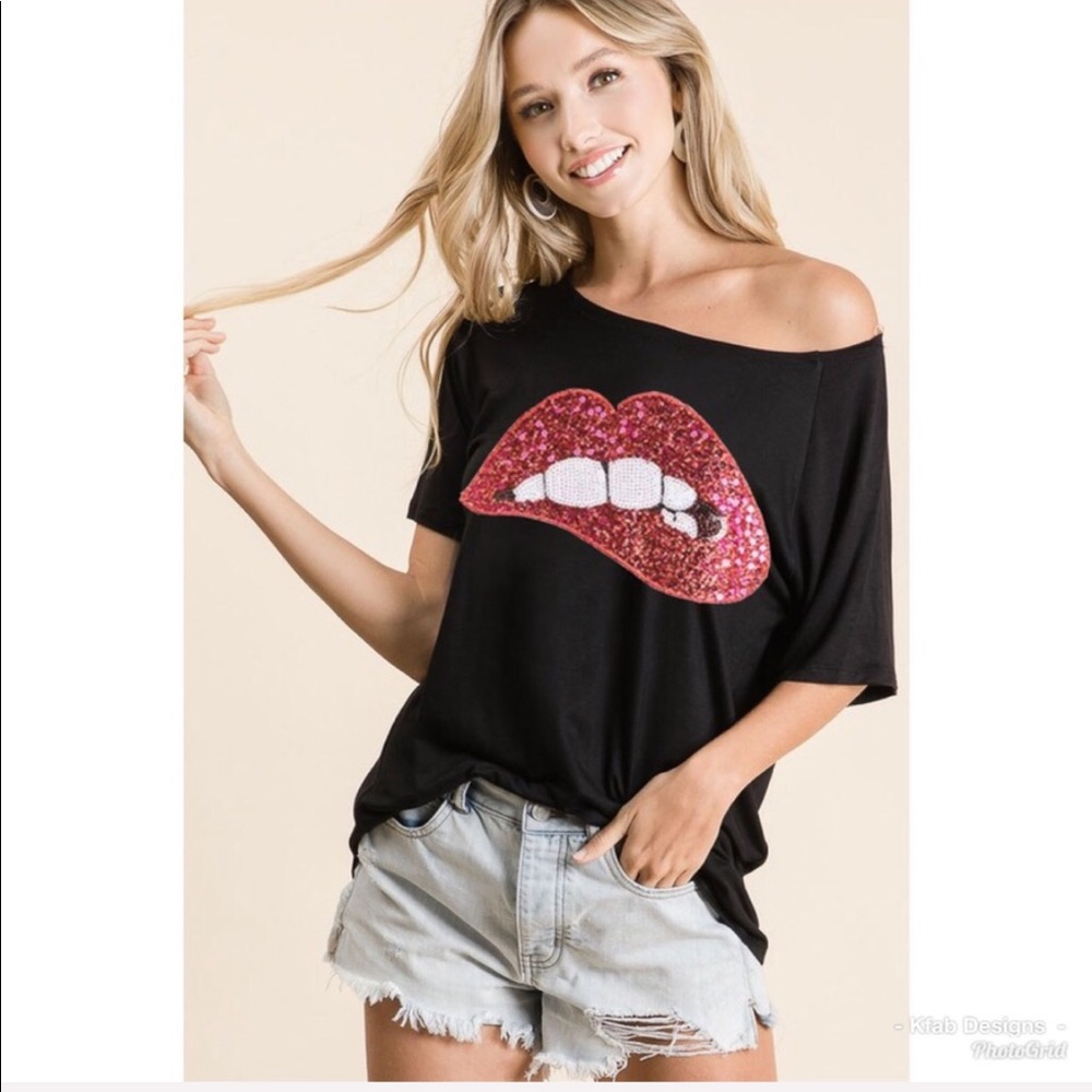 🥰LAST 1! Sequin Lips💋Raglan Relaxed Fit Top! - Picture 2 of 5